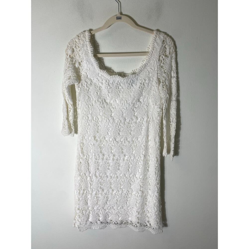 White House Black Market White Long Sleeve Dress Size 6